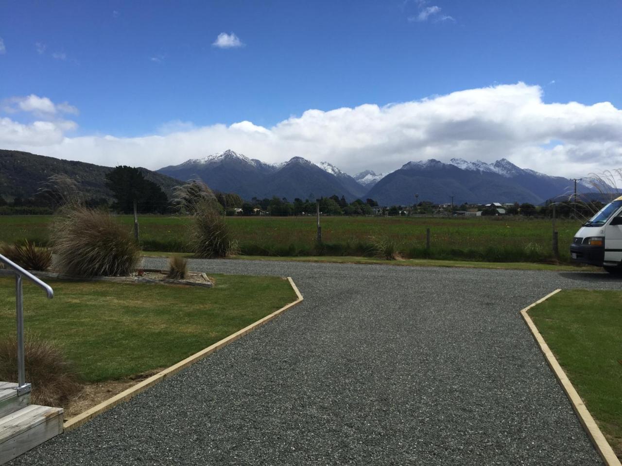 Acheron Cottages Manapouri Exterior photo